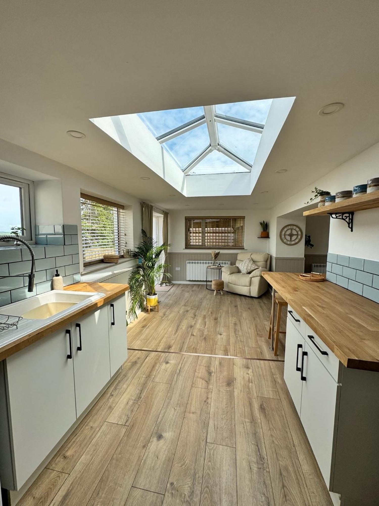Kennel House With Hill Views *